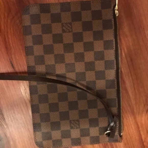 Authentic NEW Louis Vuitton Neverfull red damier pouch - Picture 5 of 8